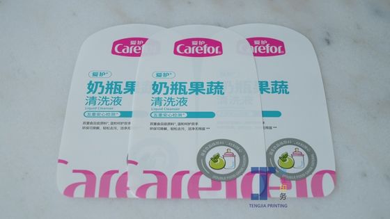 CMYK Colore Adesivo per bottiglie cosmetiche Etichette adesive permanenti Rivestite UV